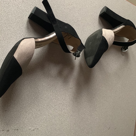 Liz Claiborne pointy heels 8.5 - Picture 3 of 5